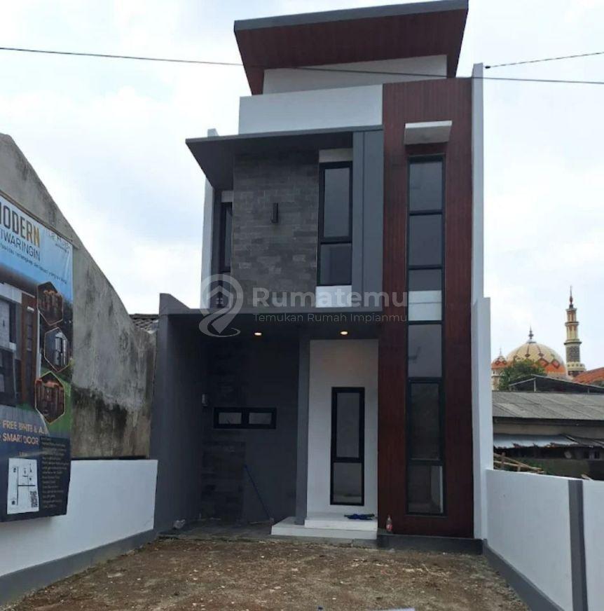 Rumah 2 lantai siap huni di Jatiwaringin Bekasi!