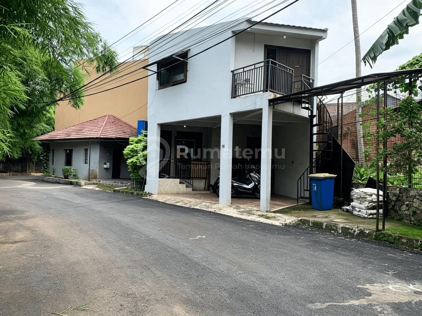 Dijual Rumah Hitung Tanah Saja Komplek Ciganjur, Jagakarsa 1 menit dr Tol Andara Disebelah rumah ada Mushola