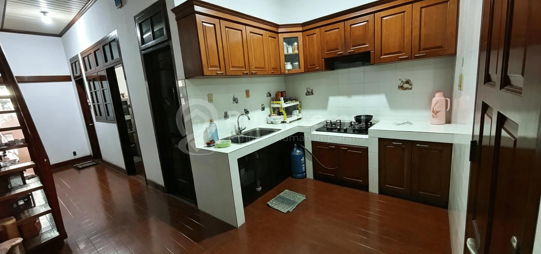 Rumah Asri Dan Luas Area Cilandak Kko, Cuma 100 Meter Ke Jln Raya