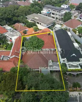 Dijual Rumah 2 Lantai di Menteng. Lokasi Elite, Dekat Jl. Suwiryo