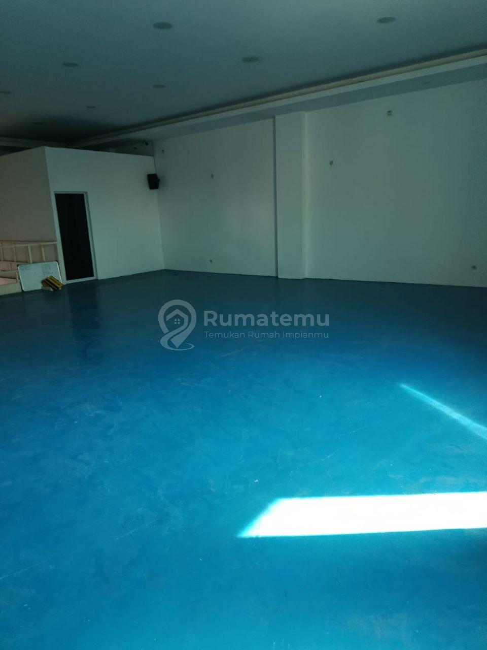 Gudang di Bizpark cakung, Jakarta Timur 