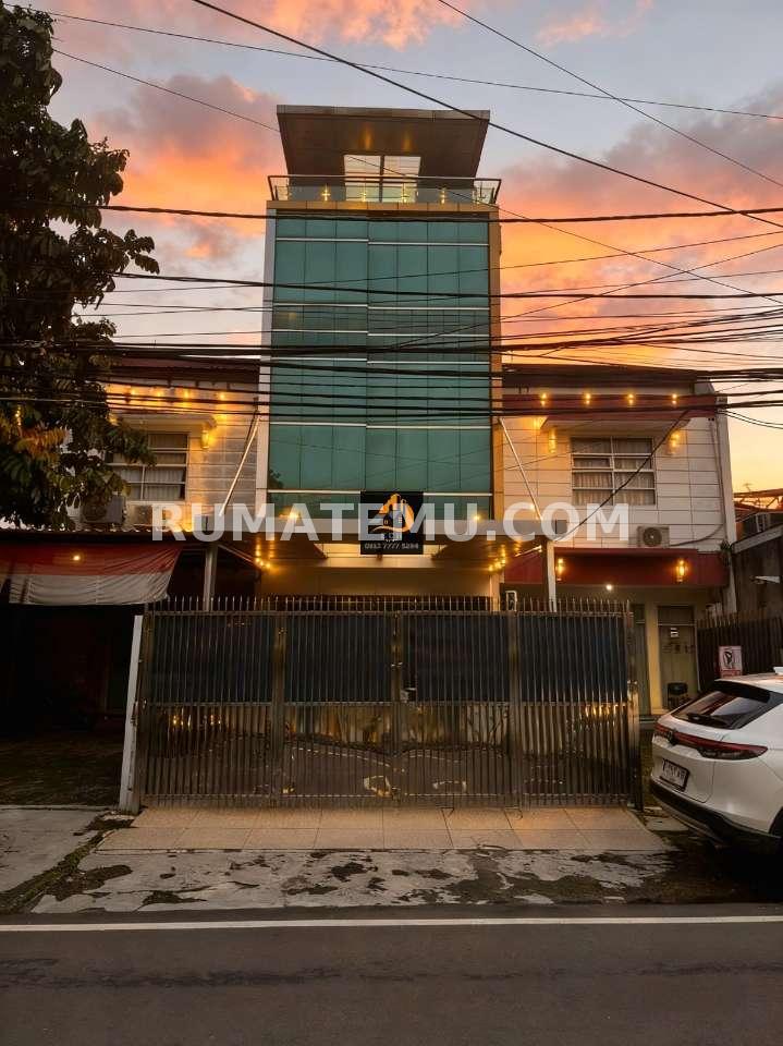 D10/DIJUAL GEDUNG KANTOR ADA LIFT 4,5 LANTAI DI TEBET BARAT JAKARTA SELATAN