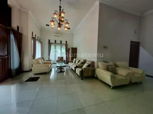 DIJUAL / DISEWA :  Rumah Asri, Luas dan Murah (Hitung Tanah) di Cluster Elit di Bintaro Jaya Sektor 9 Tangerang Selatan.