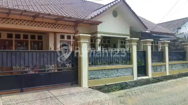 Rumah Bagus Terawat Di Komplek Bukit Nusa Indah
