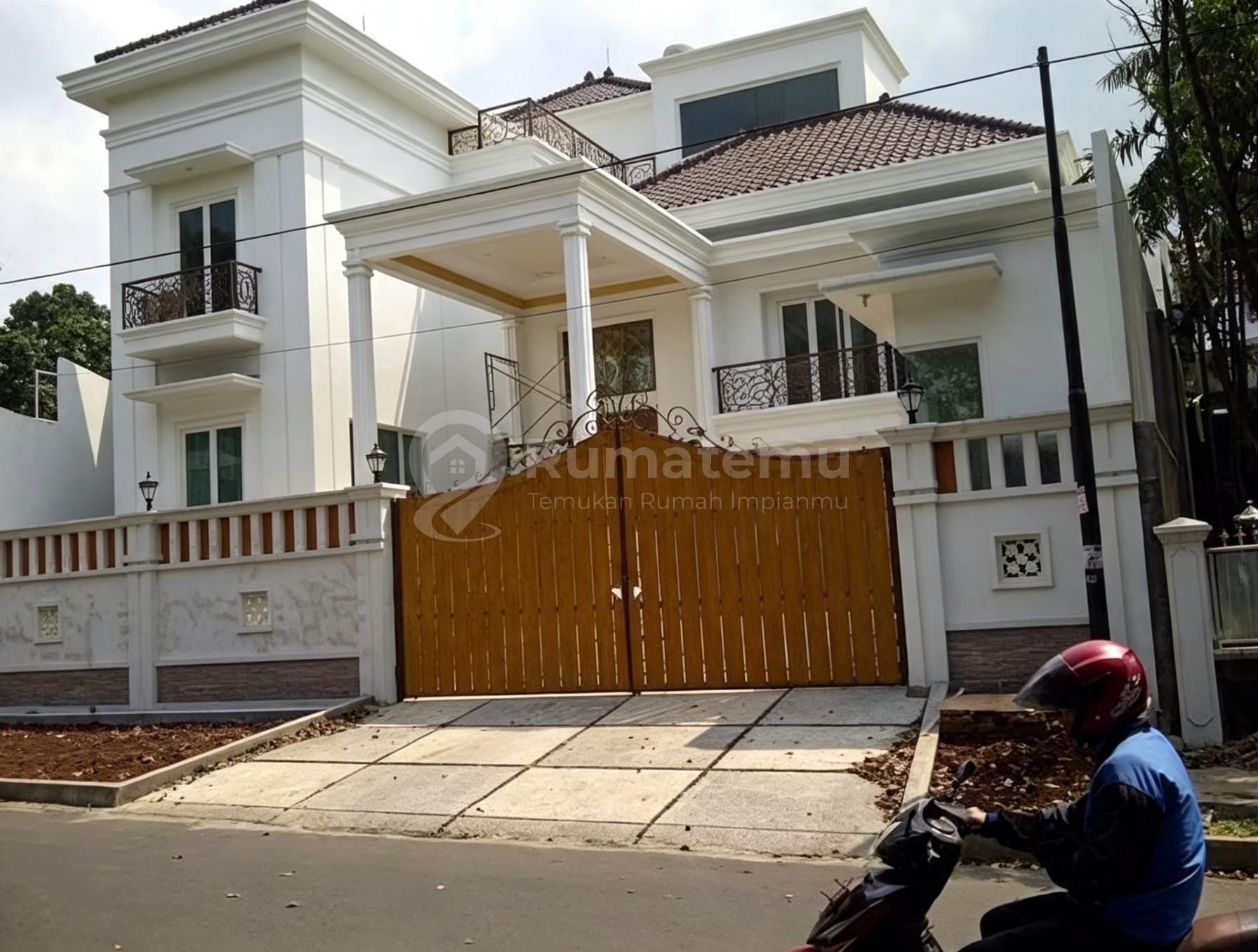 Dijual Rumah Mewah Lokasi Bagus di Setiabudi (Setia Budi)