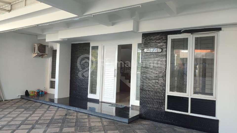 Disewakan Rumah 1,5 Lantai – Siap Huni