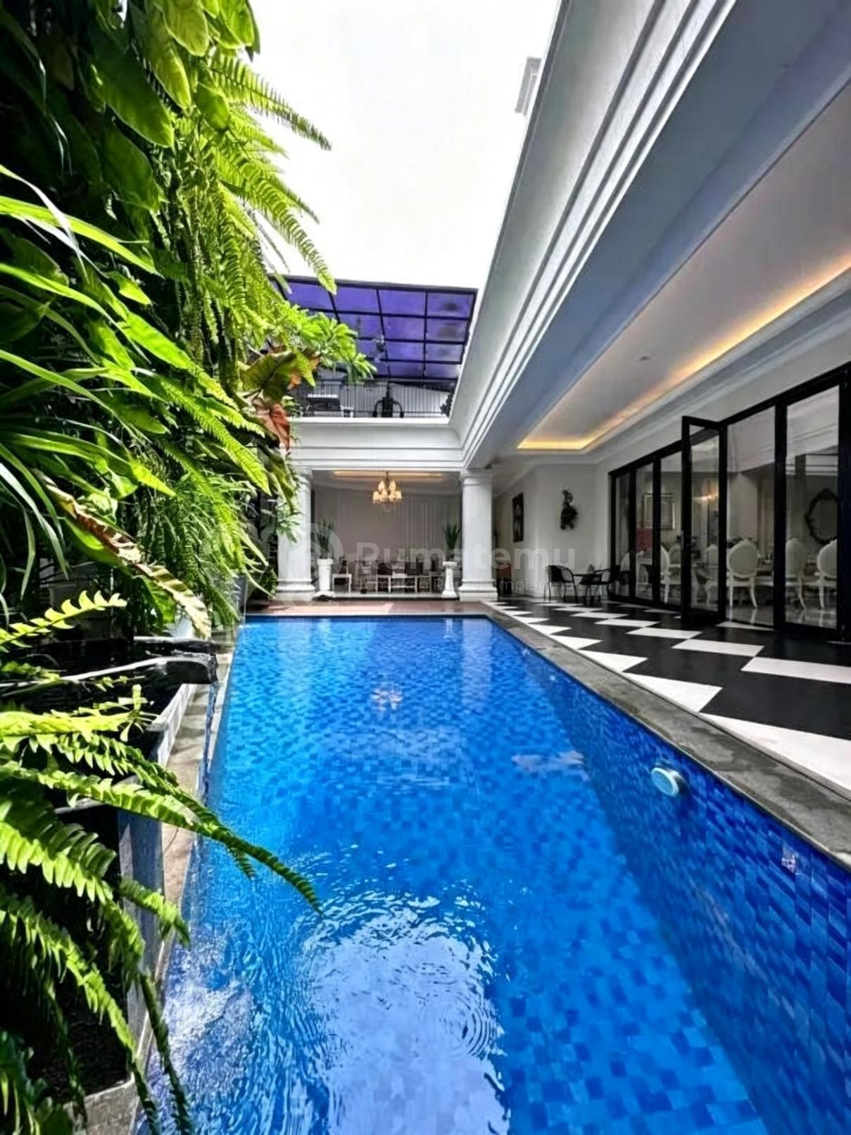 Rumah mewah Di pondok indah