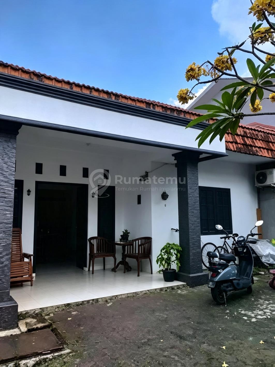 DiJual Rumah Siap Huni Dijalan Buni Lapangan Bola, Kembangan - Jakarta Barat