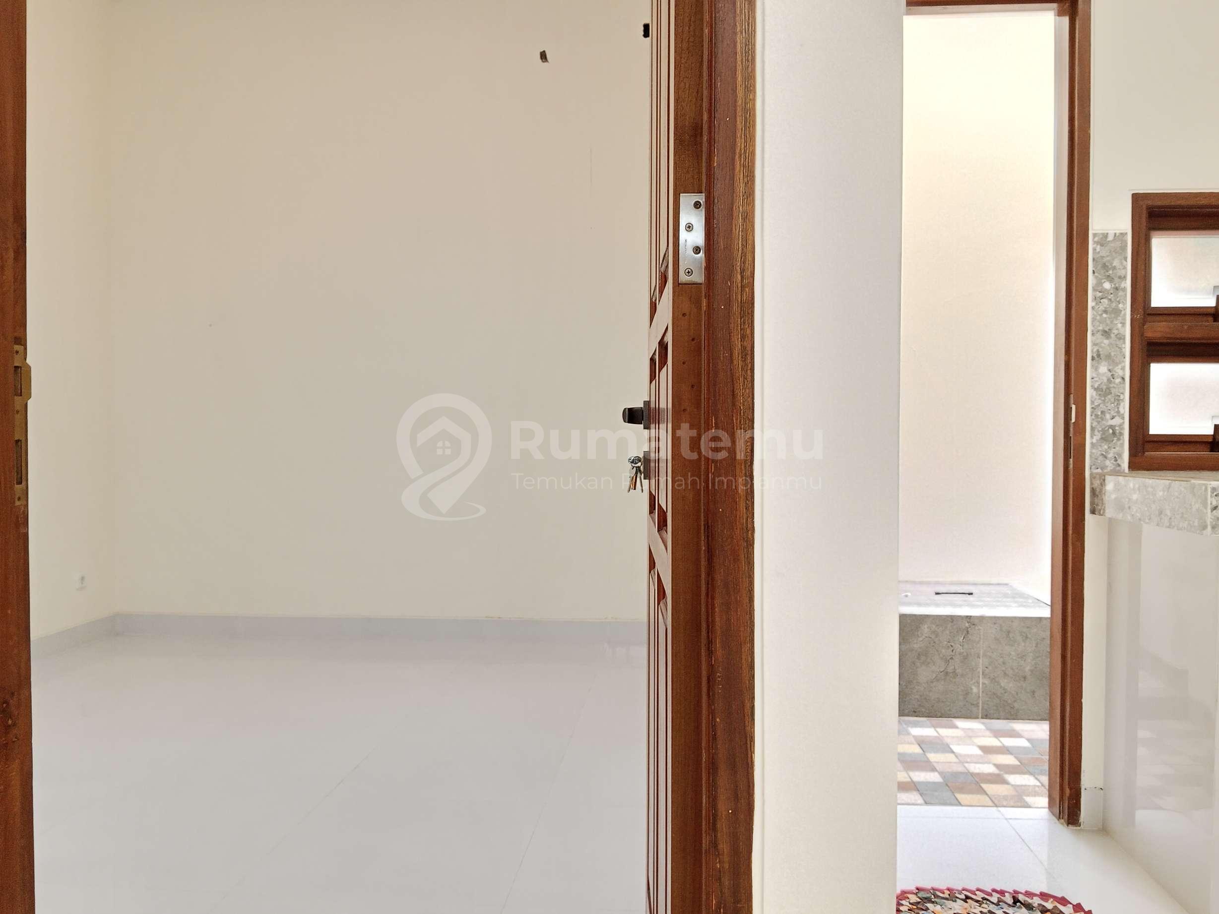 Dijual rumah nyaman lokasi strategis dekat Sektor 9 Bintaro MT 0246