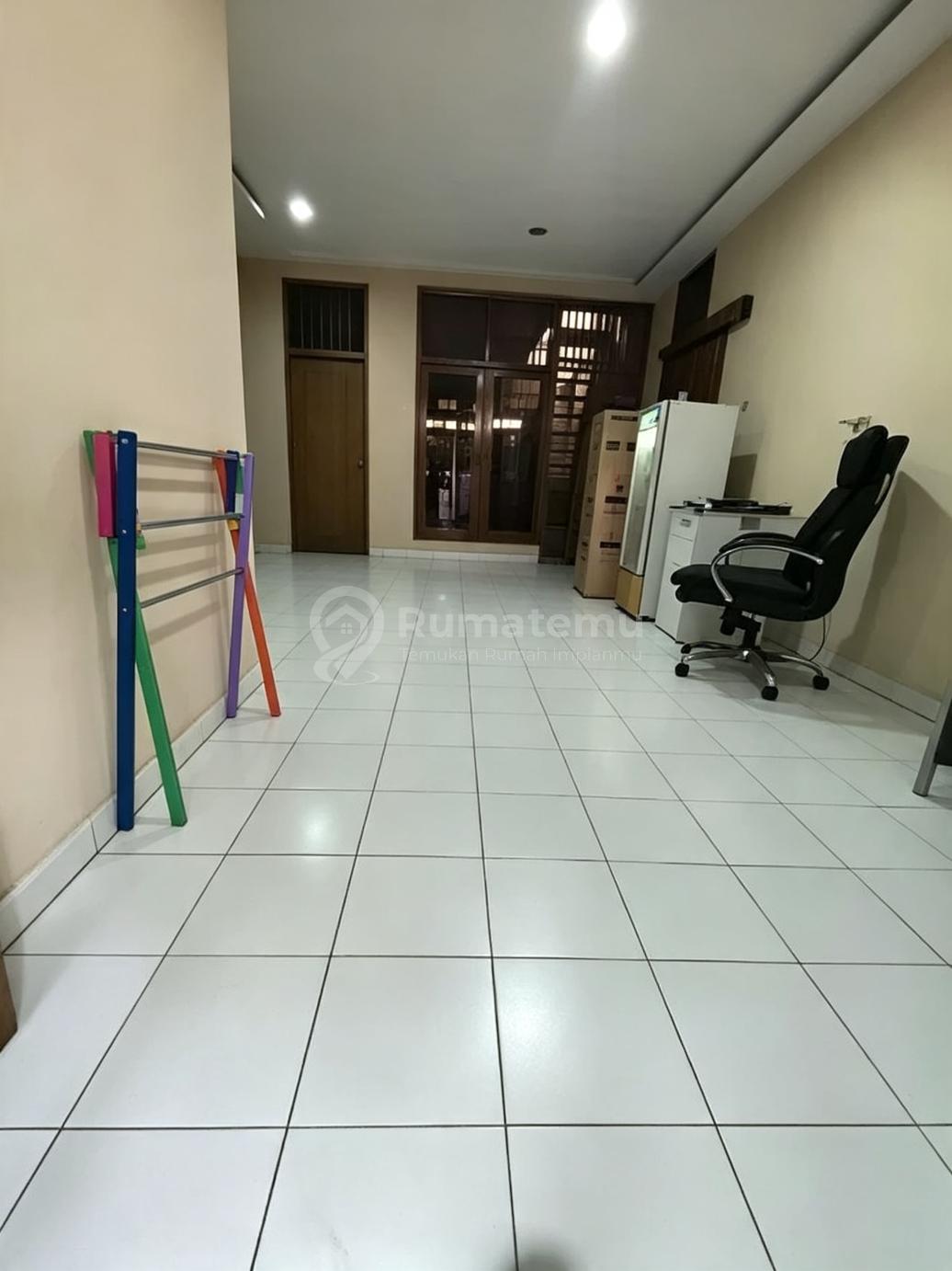 Dijual Rumah Cakep Siap Huni di Villa Melati Mas