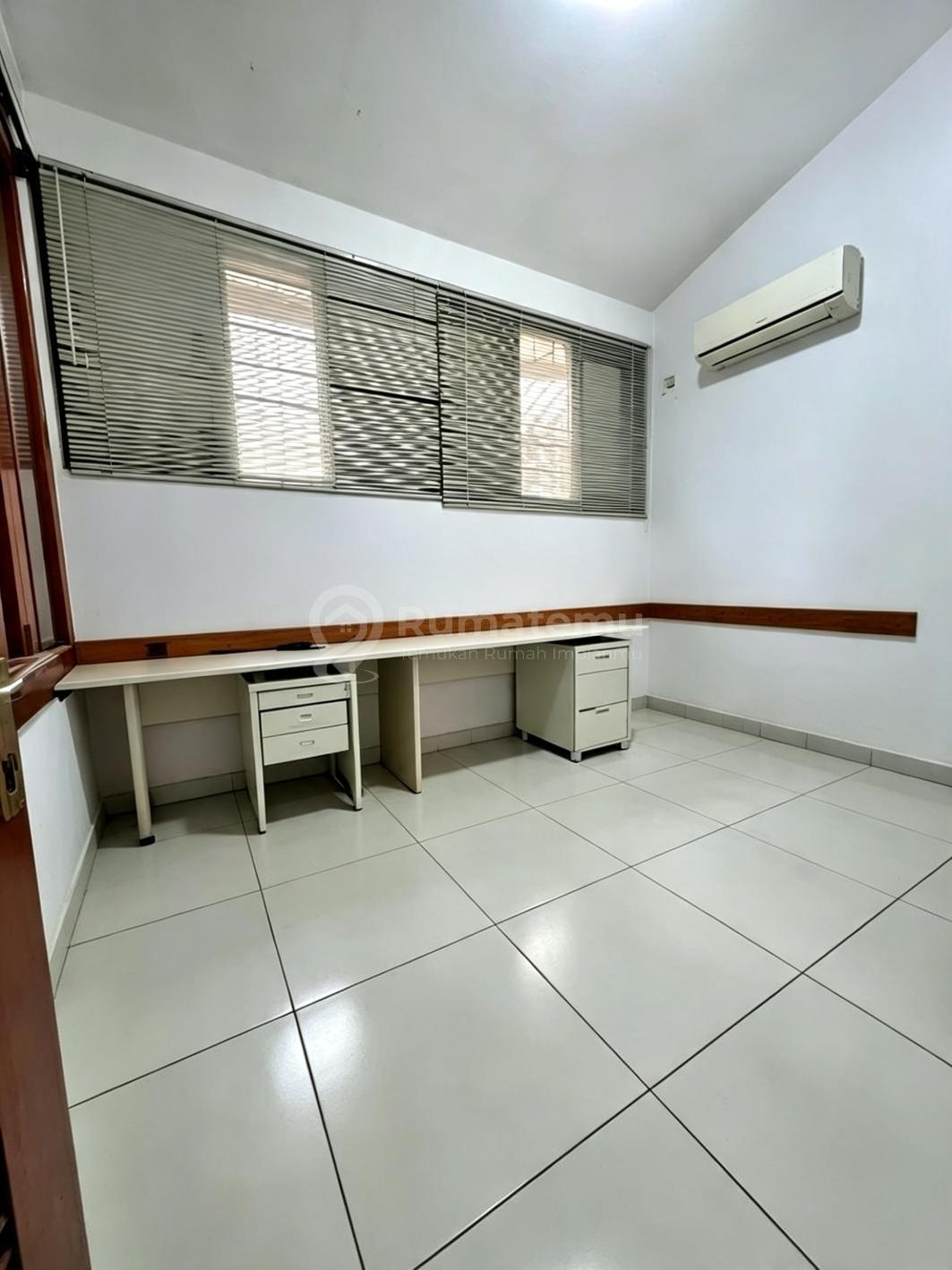 Rumah Murah Di Kembangan . Puri Indah Jakarta.barat