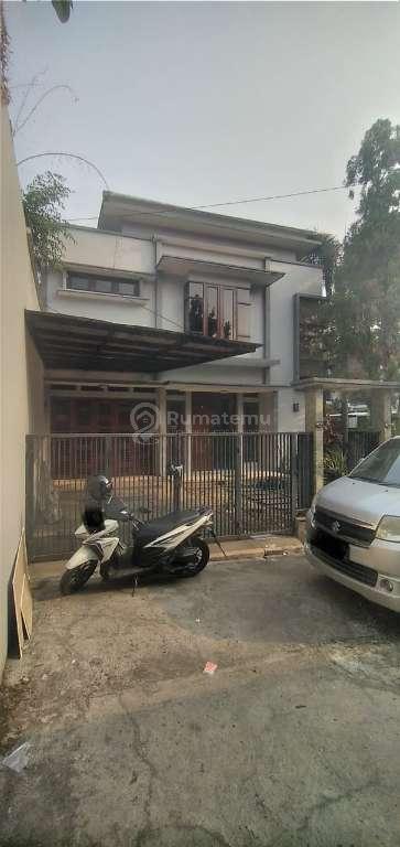 Dijual rumah cantik Hadap Utara Akses jalan 2 mobil lebih di Lebak Bulus, Cilandak Barat, Jakarta