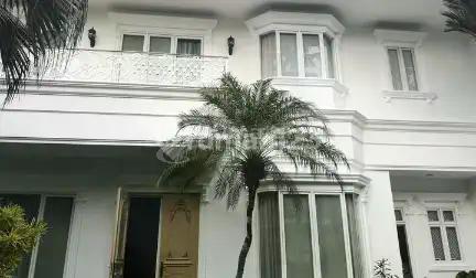 Rumah mewah harga murah 3 Lantai di Mediterania PIK