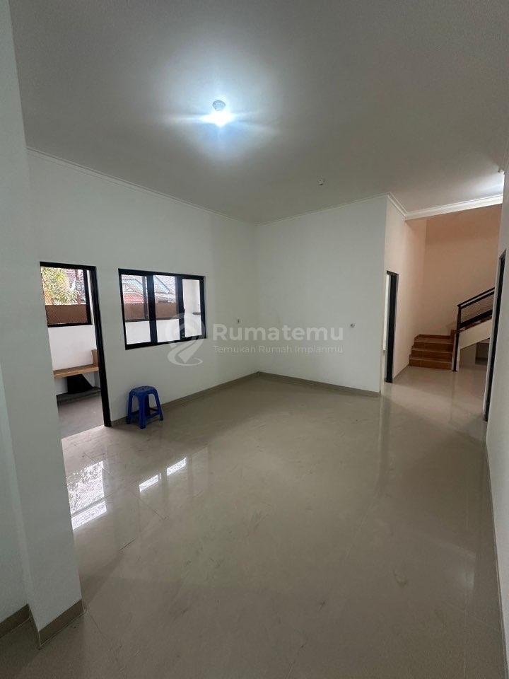 DIJUAL RUMAH TAMAN RAHAYU – SIAP HUNI, BARU RENOVASI + RUANG USAHA