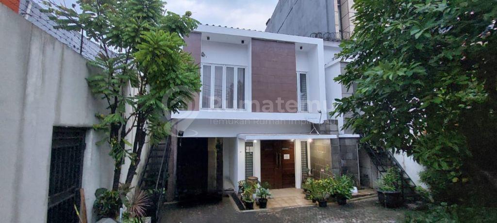 RUMAH JUAL 2 LANTAI DI KEBAYORAN BARU