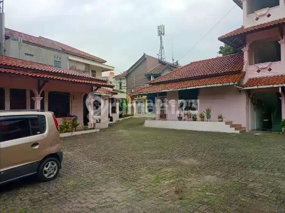 Tanah Berikut Bisnis Kos-Kosan Dekat Universitas Indonesia