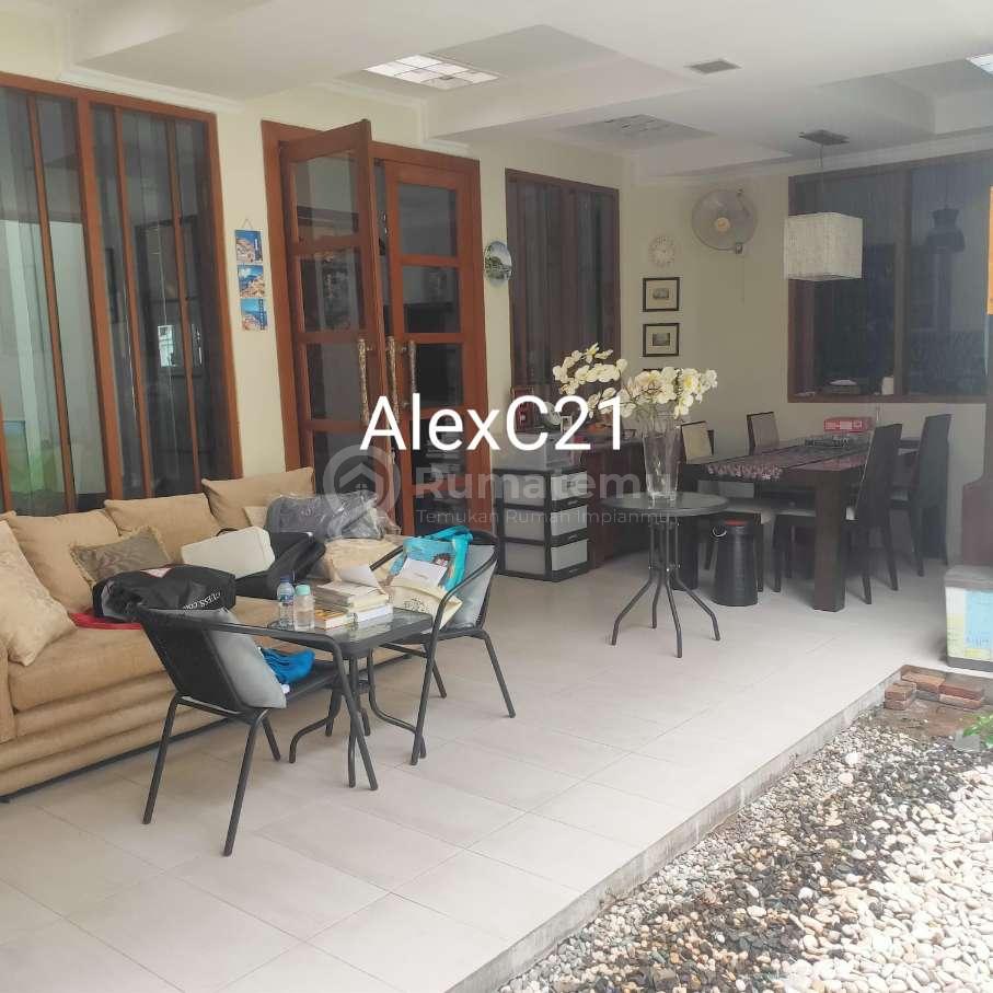 Disewakan Rumah Fully Furnished Akses jalan 2 mobil 1 lantai di Senopati, Rawa Barat