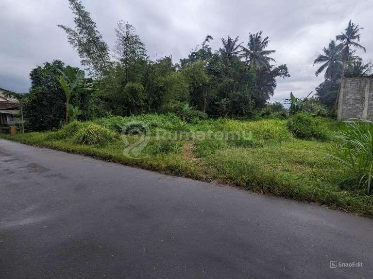 Tanah Apik Tepi Jalan 895m² Lebar 22m SHM Trimulyo Sleman 150m Jl Raya Turi 3 Menit Jl Raya Magelang Jogja
