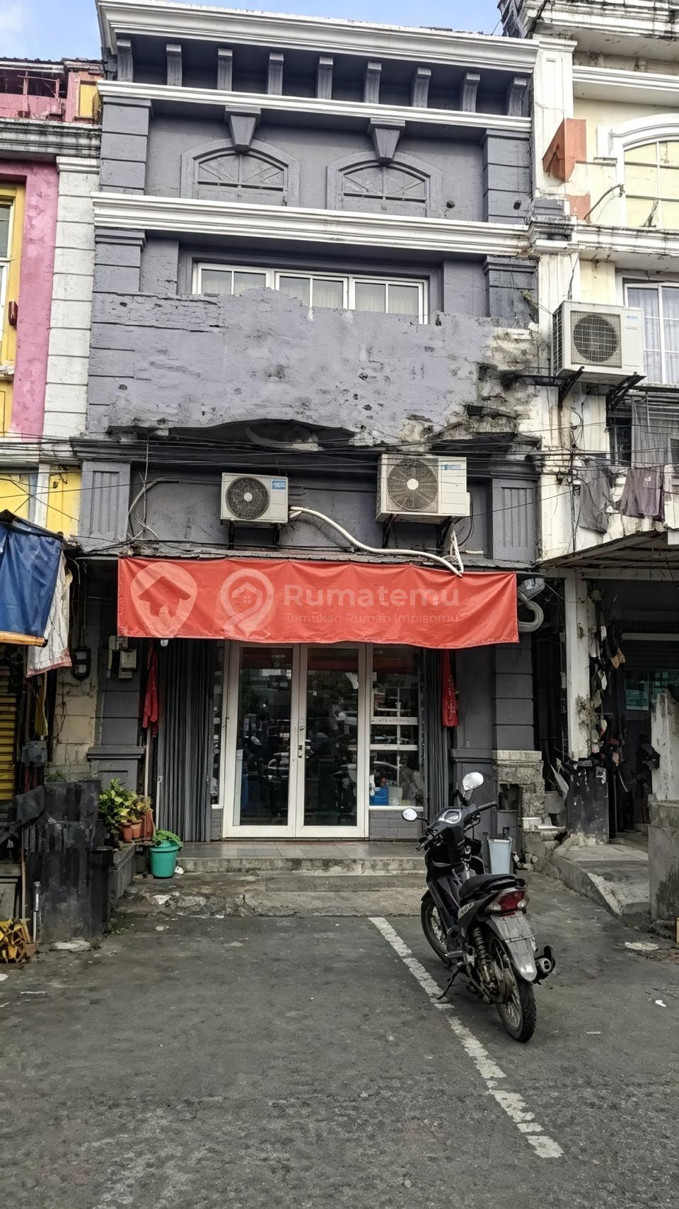 Dijual Cepat! Ruko Bsd 3 Lantai + Rooftop
