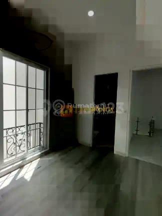 Rumah Mewah 3 Lantai Dalam Cluster di Kayu Putih Jakarta Timur
