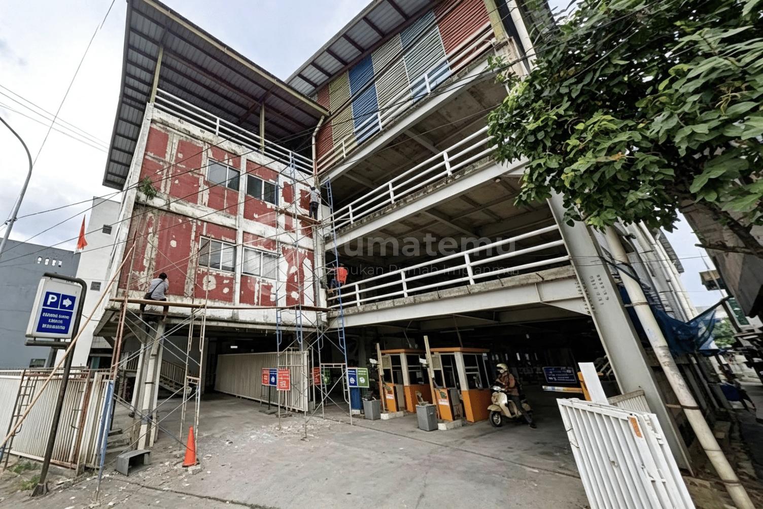 Jual cepat gedung parkir luas