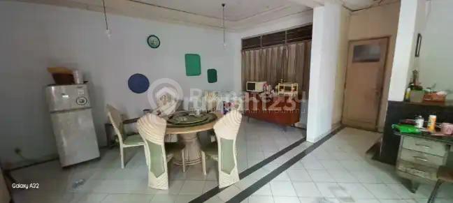 Rumah Siap Bongkar di Matraman, 400 meter ke Jln Matraman Raya, Jalan Depan Rumah Lebar 3 mobil, Lokasi Super Aman Sebelah Markas TNI, Status Tanah Aman Hak Milik Pribadi Bukan Milik TNI