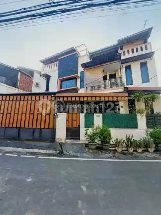 Rumah Mewah Siap Huni di Pondok Kelapa Jakarta Timur