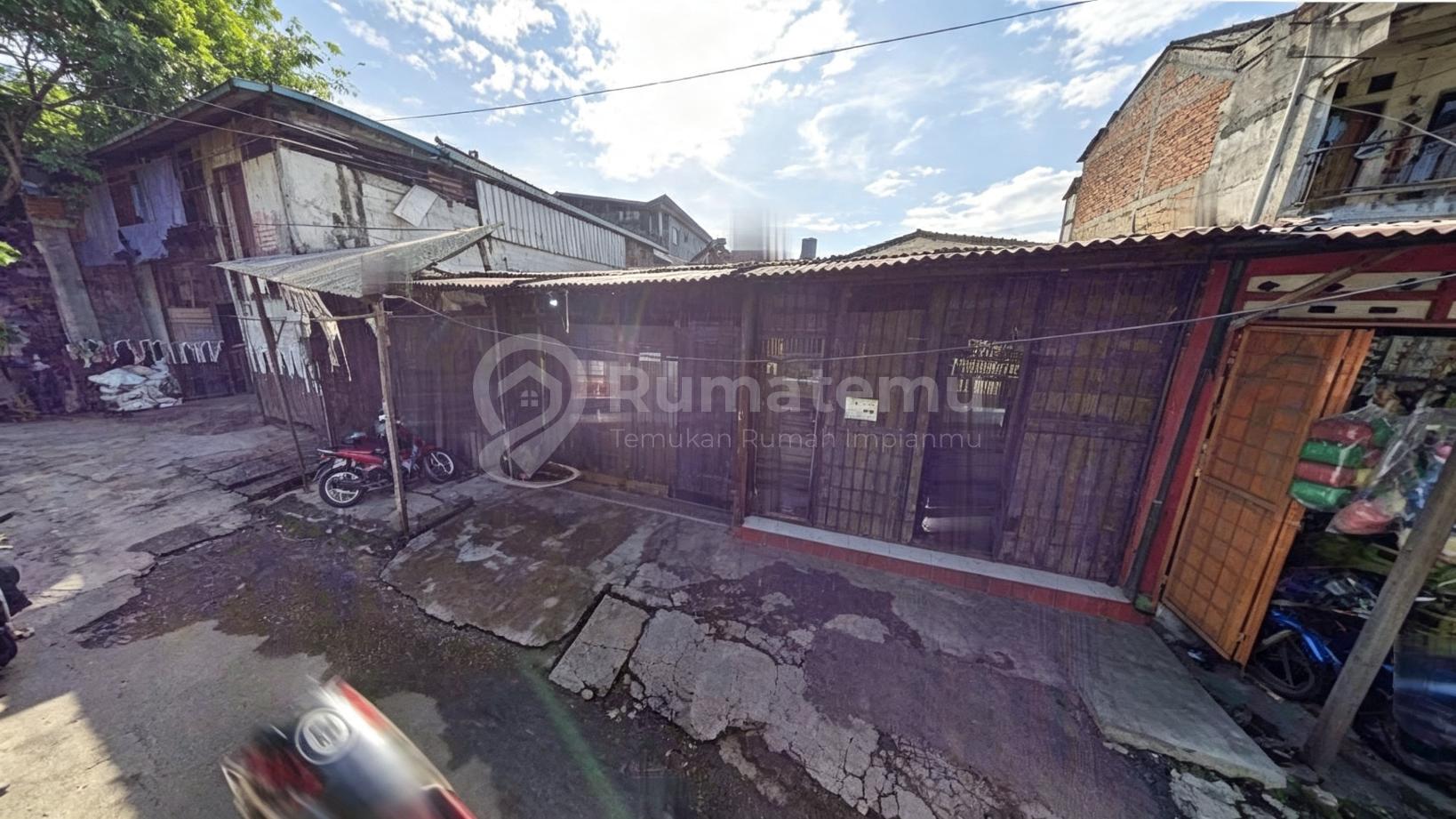 Dijual tanah diatasnya ada 3 unit kios/ruko 1 lantai di area Srengseng, Kembangan, Jakarta Barat
