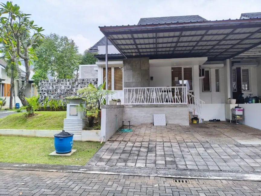 Rumah HOOK  Graha Taman Pelangi BSB City, Cluster Depan Danau BSB Mijen, Kota Semarang, Jawa Tengah