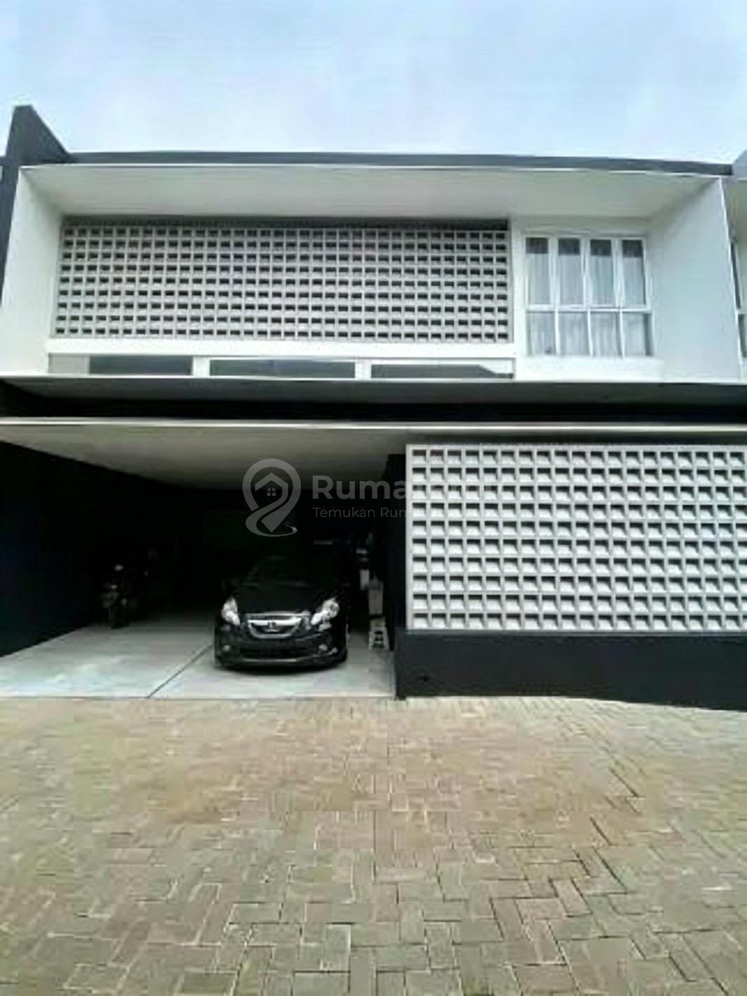 Rumah Bagus Furnished Dalam Cluster Strategis di Caman Jatibening