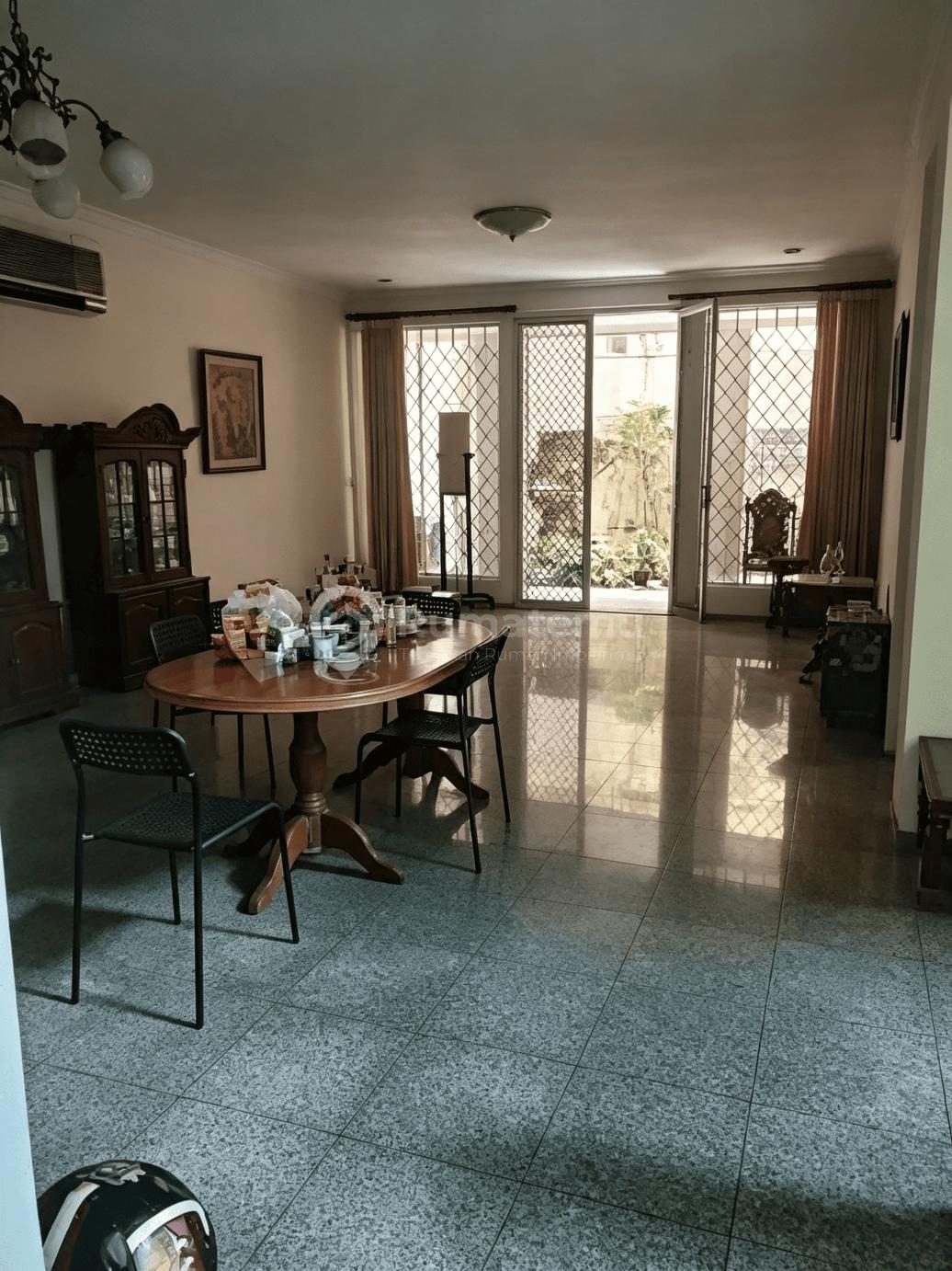 Rumah Asri Townhouse, 5 Menit ke Tb Simatupang, Dekat Pintu Tol