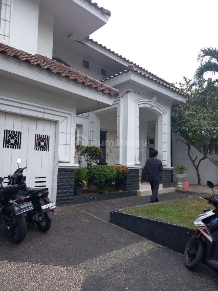 Dijual rumah cantik 2 lantai Akses 3 jalan mobil di Pejaten Barat, Pasar Minggu, Jakarta
