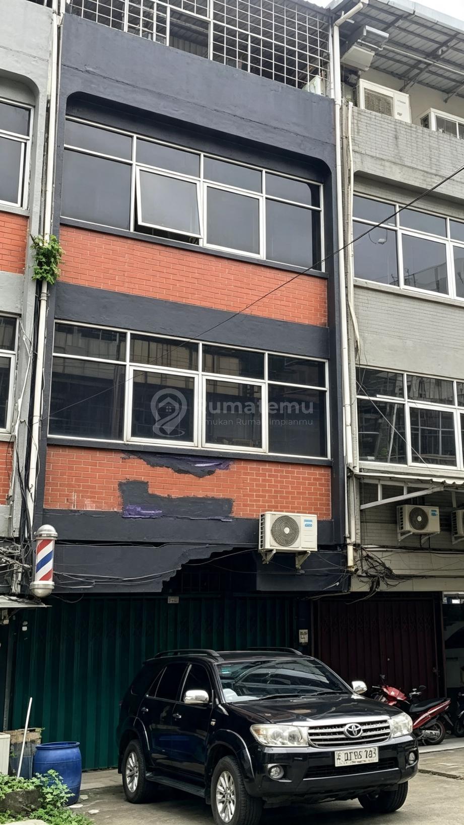 Jual Murah Ruko Baru Renovasi di Komplek di Grogol Petamburan, J