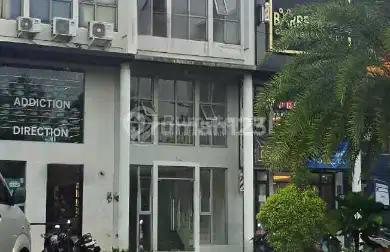 Ruko 3 lantai siap pakai lokasi strategis ramai dekat kemana mana Piazza Mozia BSD City