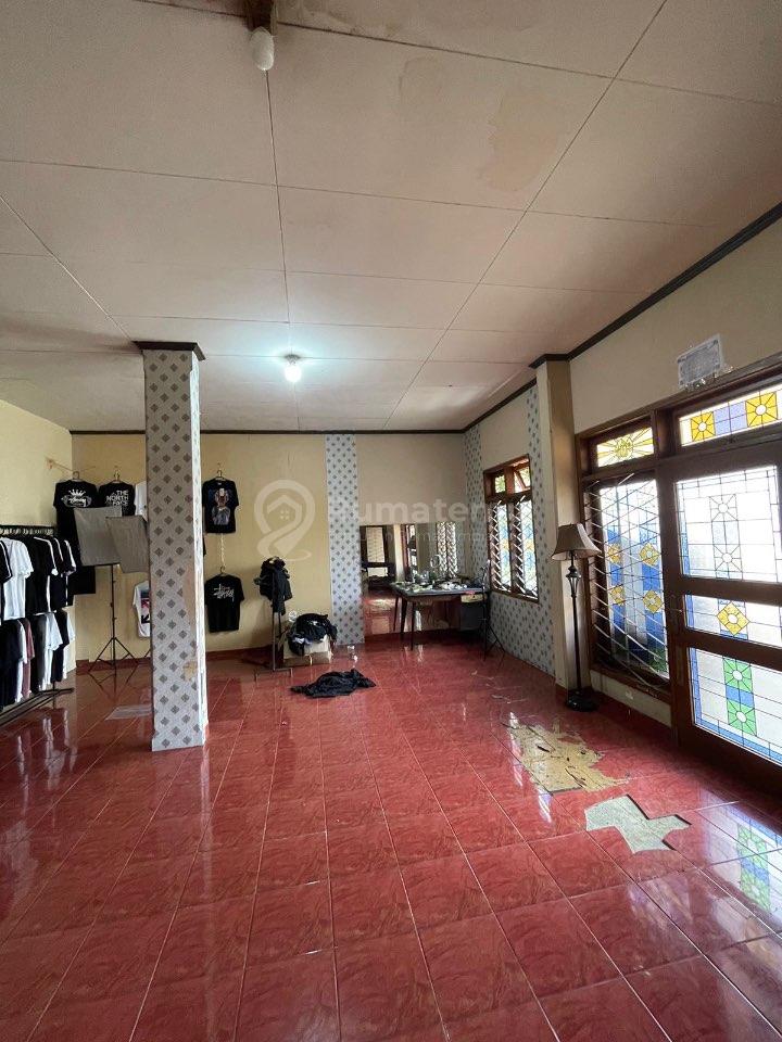 DIJUAL — RUMAH 3 LANTAI STRATEGIS PINGGIR JALAN RAYA PAGARSIH BARAT, BANDUNG