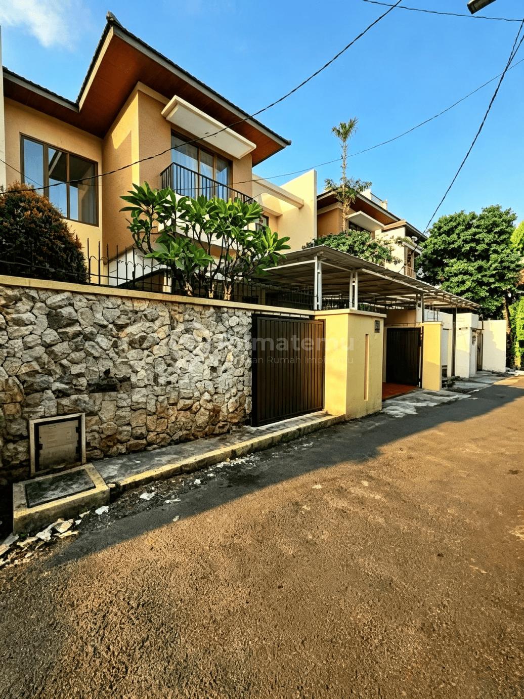 Turun Harga Dijual Rumah Kemang 2,5 Lantai Bebas Banjir Jakarta Selatan
