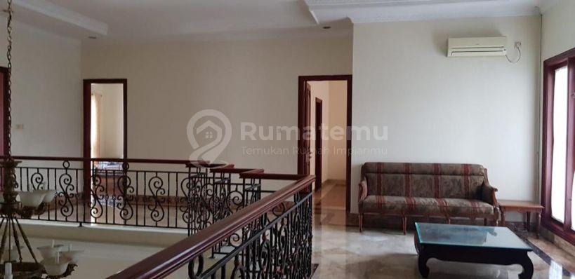 RUMAH DISEWA TINGKAT 2 PONDOK INDAH