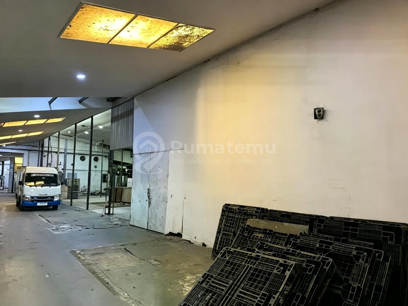 Di Sewakan Pabrik dengan Luas 1500 M2 di Tegal Alur Kalideres Jakarta Barat