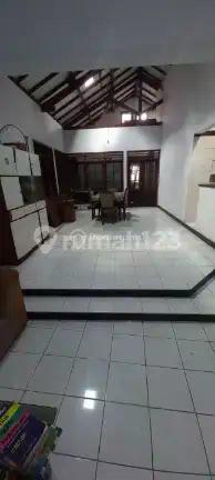 Rumah Hitung Tanah di Pondok Labu, 100 meter ke Jalan Raya