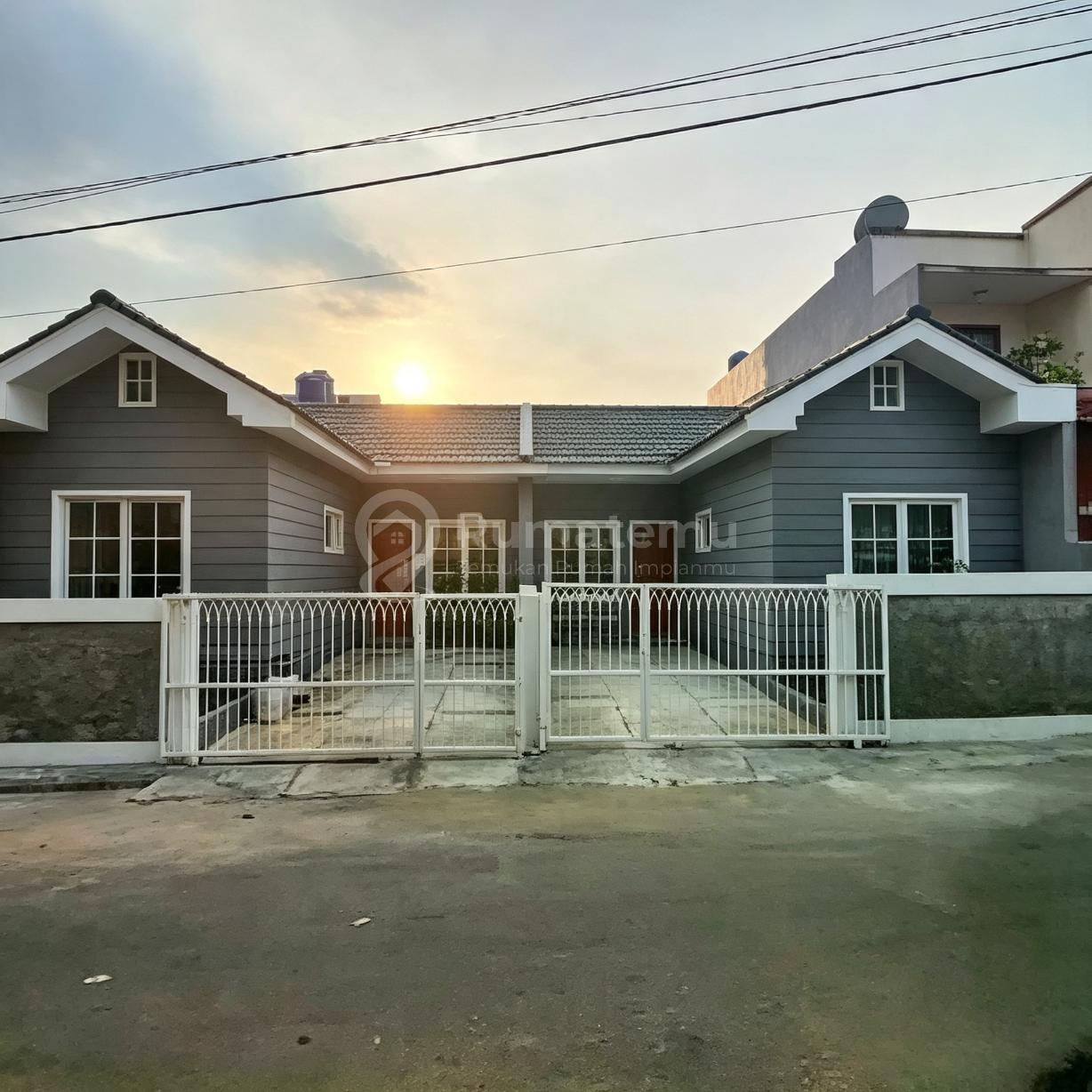 Rumah Cantik Siap Huni Strategis Siap Nego