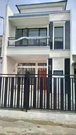 Rumah Brand New di Sektor 8B