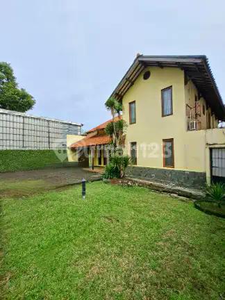 Rumah Lama dengan Lahan Luas - Cipete