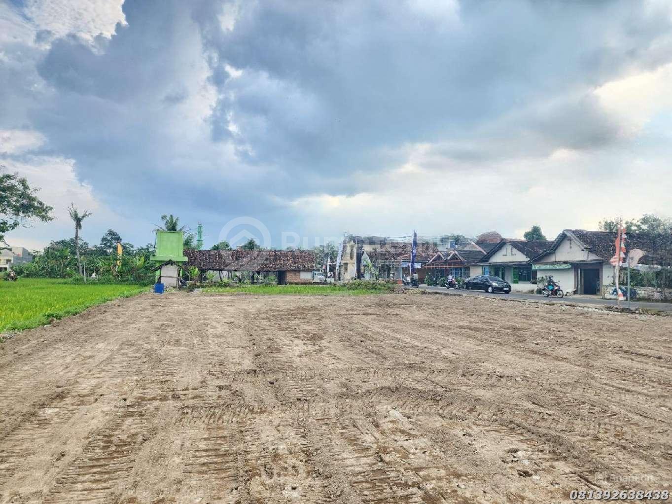 Tanah SHM Pekarangan Tepi Jalan Raya Sambiroto Purwomartani Jogja