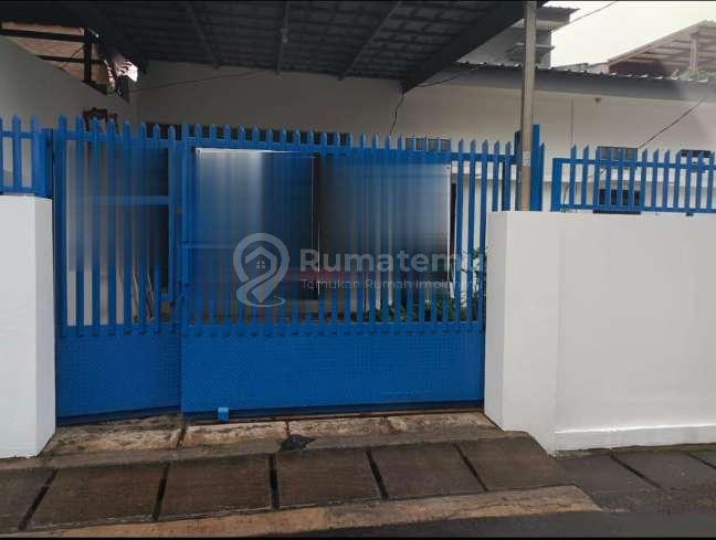 Dijual rumah siap huni Carport 1 mobil di Taman Meruya Ilir, Kembangan