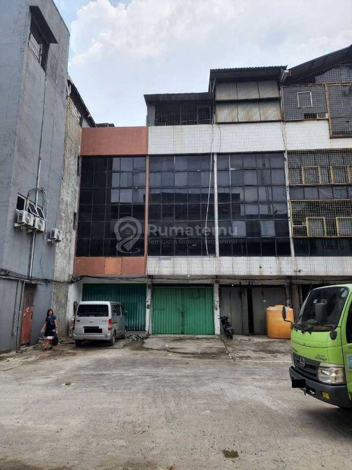 Dijual ruko di ruko semi furnish cocok untuk tempat usaha di Peta Selatan di Kalideres, Jakarta Barat