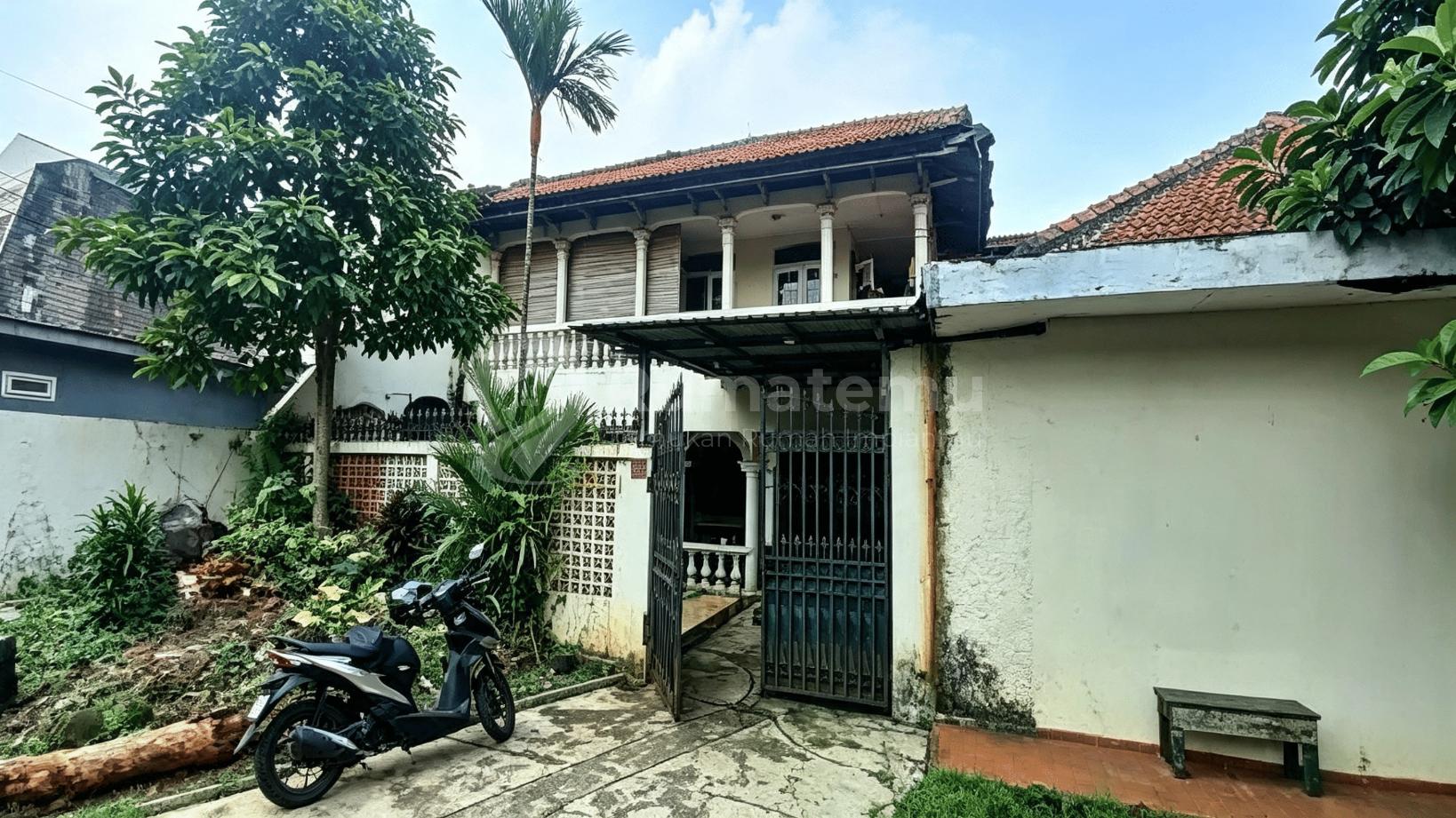 Rumah Hitung Tanah di Pondok Labu, 100 meter ke Jalan Raya