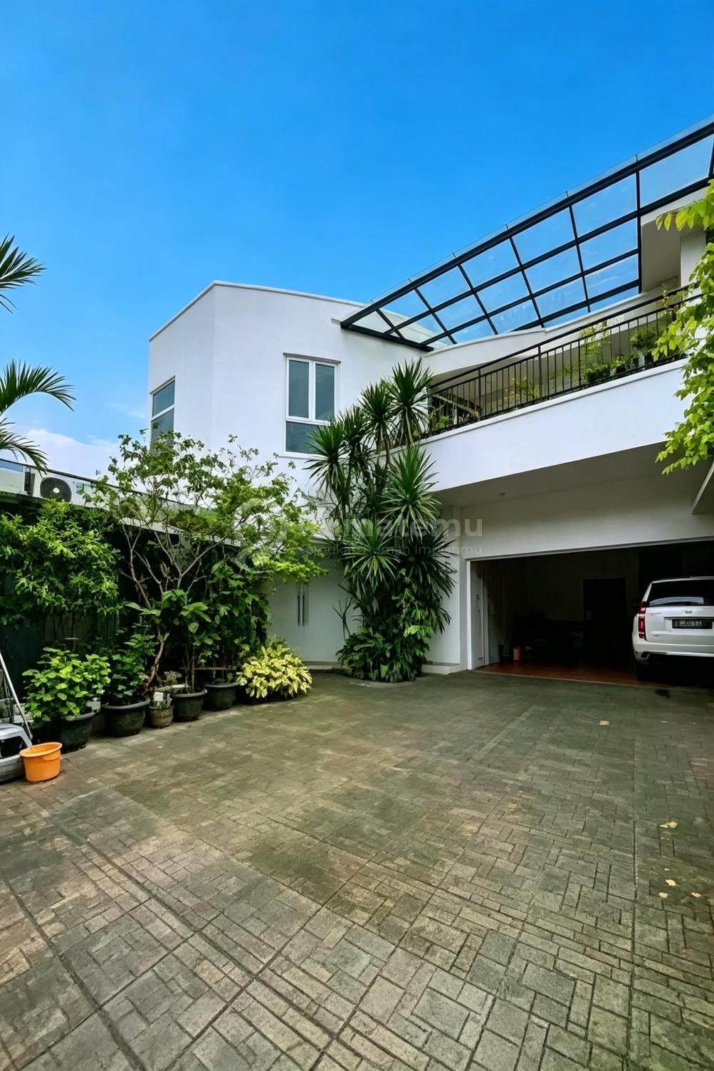 Rumah Bagus Lokasi Strategis di Pondok Indah