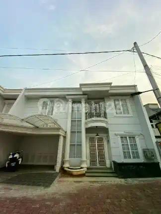 Rumah Baru Lokasi Strategis.dalam Cluster di Cilangkap