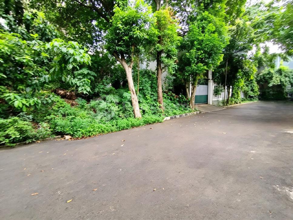 Dijual Tanah Luas Lokasi Premium Cocok Untuk Rumah di Central Park Jakarta Barat S9722