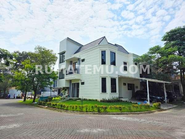 Rumah Brand New The Eminent BSD City Tangerang Selatan dengan Taman Cantik